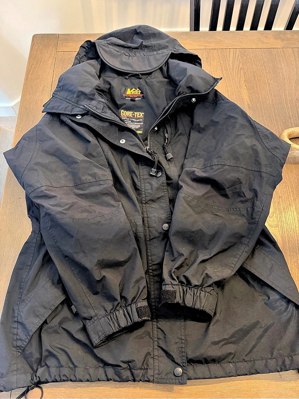 REI GORE-TEX Jacket Waterproof Black Rain Jacket women size 12